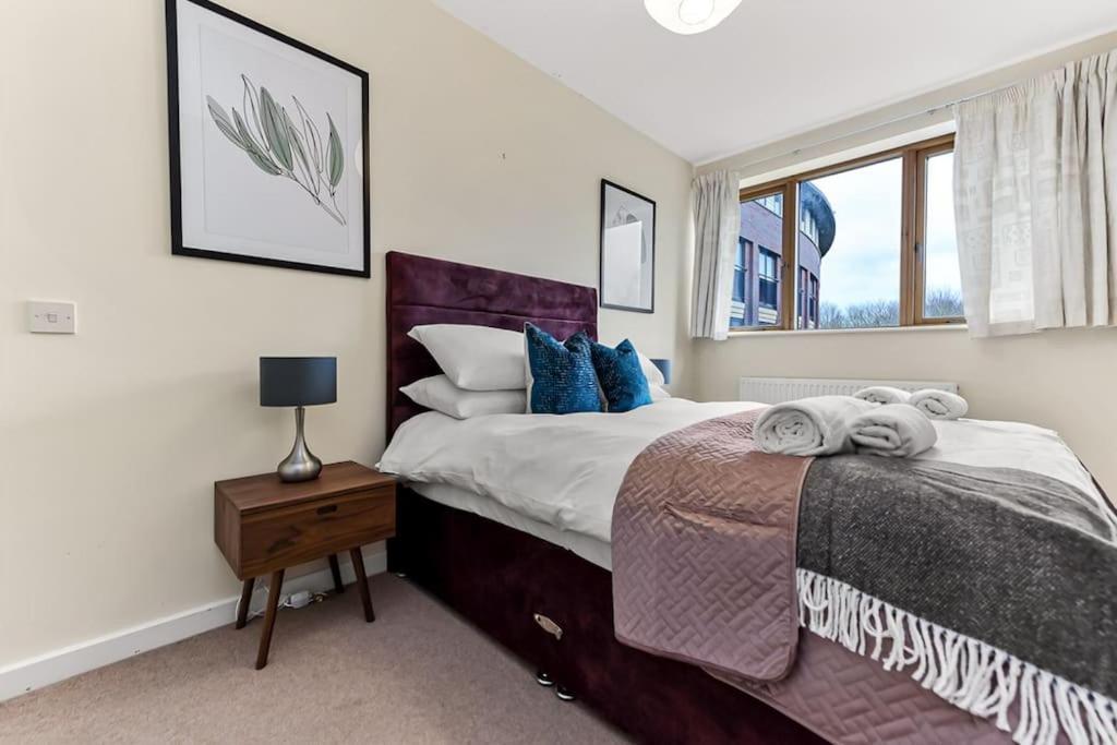 Large Group & Contractor Booking! Duplex W/Parking Milton Keynes Kültér fotó