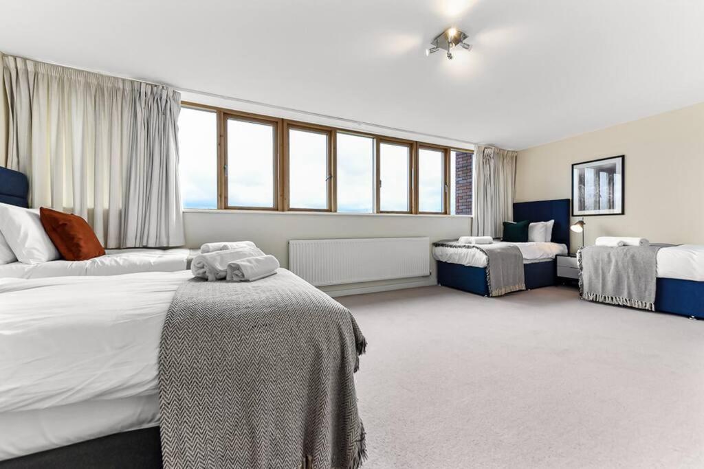 Large Group & Contractor Booking! Duplex W/Parking Milton Keynes Kültér fotó