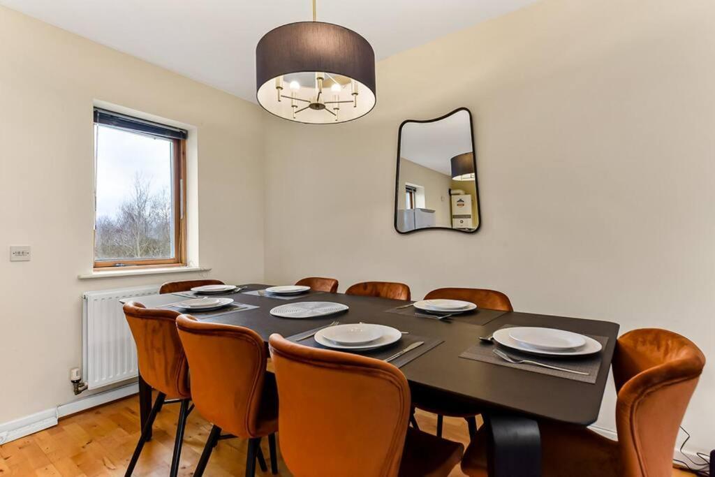 Large Group & Contractor Booking! Duplex W/Parking Milton Keynes Kültér fotó