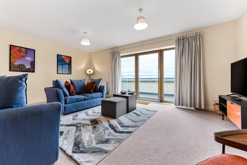 Large Group & Contractor Booking! Duplex W/Parking Milton Keynes Kültér fotó
