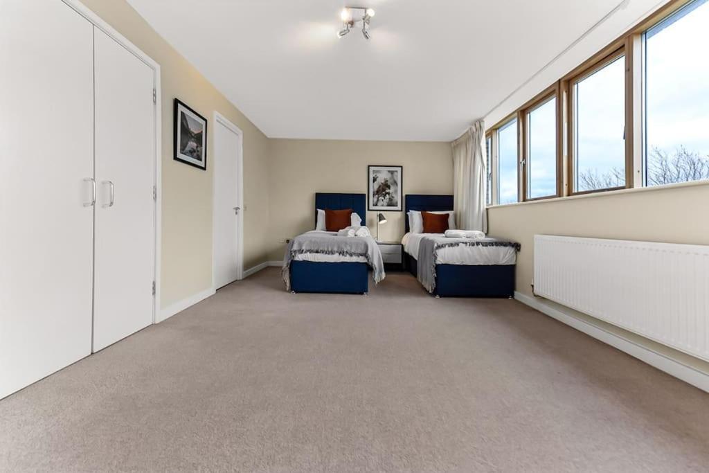 Large Group & Contractor Booking! Duplex W/Parking Milton Keynes Kültér fotó