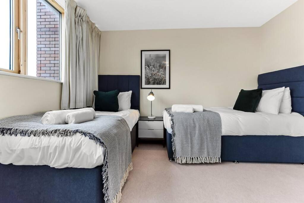 Large Group & Contractor Booking! Duplex W/Parking Milton Keynes Kültér fotó