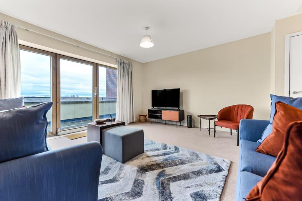Large Group & Contractor Booking! Duplex W/Parking Milton Keynes Kültér fotó